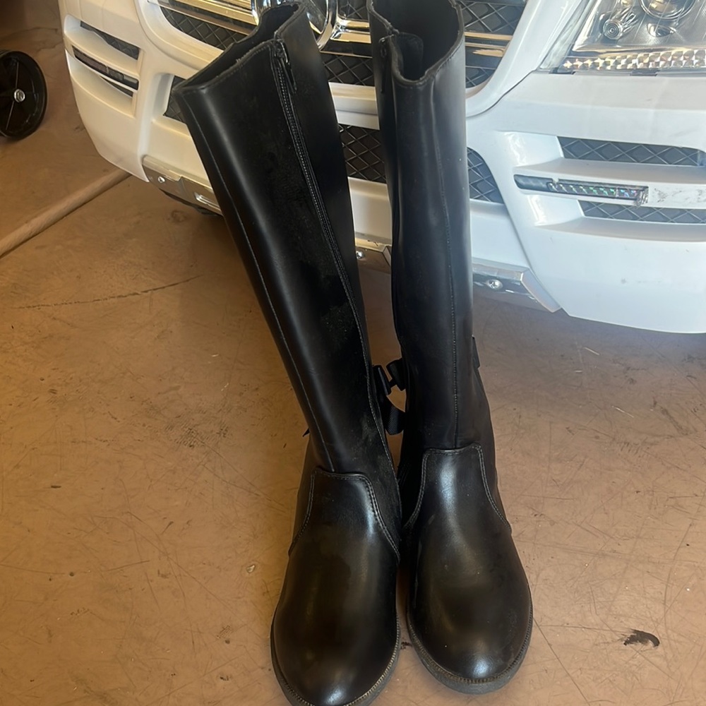Talk black boots